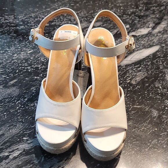 BRAND NEW MUDD CHUNKY PLATFORM ROUND-TOE HEEL STUDDED SANDALS - Picture 3 of 14